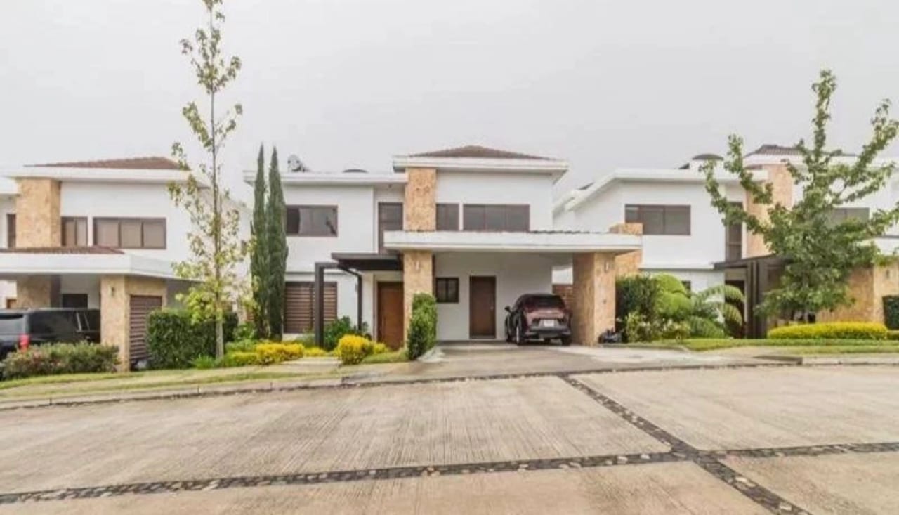 Casa nueva en venta Lugana, San Isidro zona 16 — foto 1 de 4