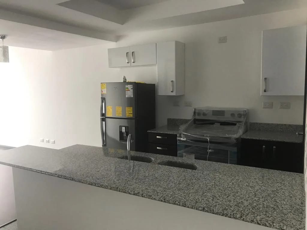 Apartamento en renta zona 16 — foto 2 de 11